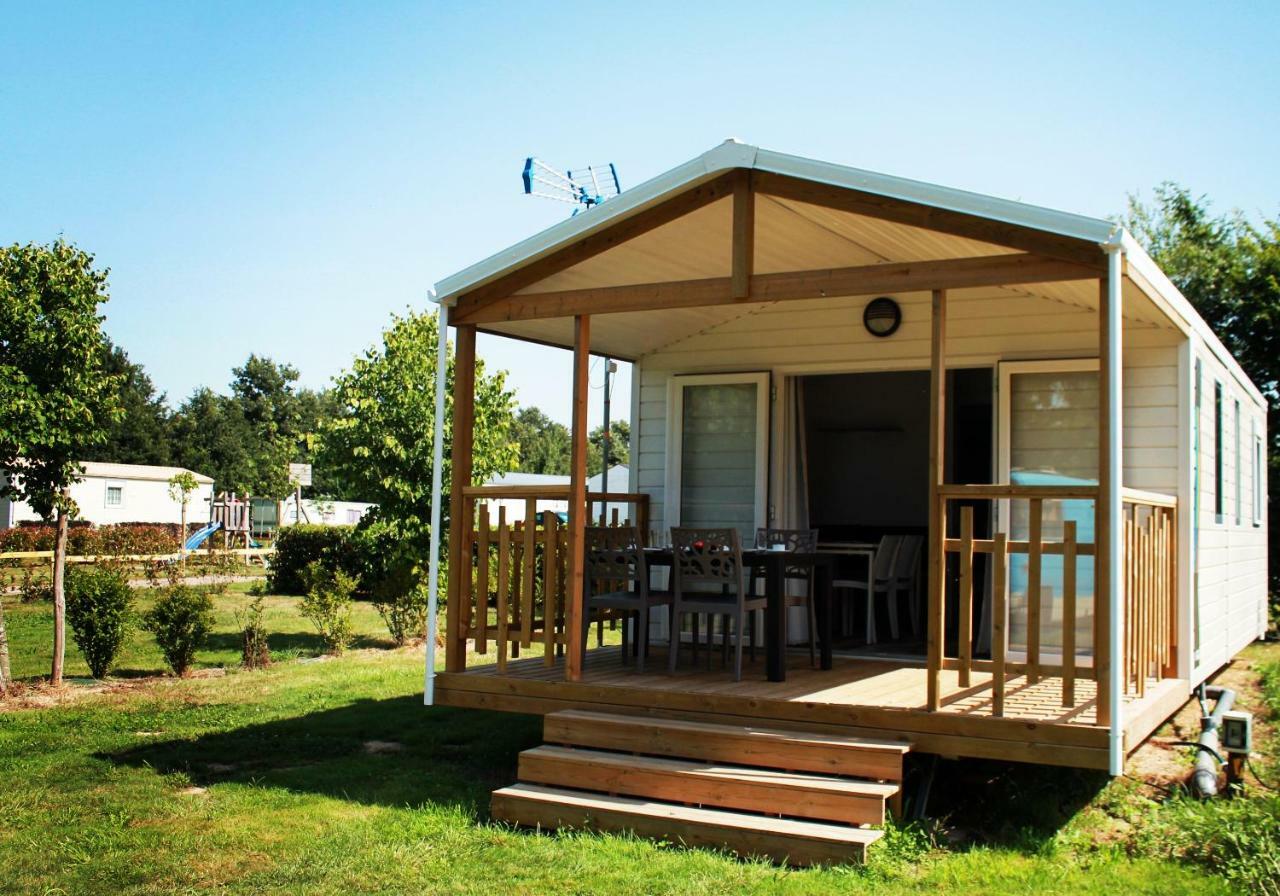 Camping Au Pre De L'Etang Sainte-Foy  Екстериор снимка