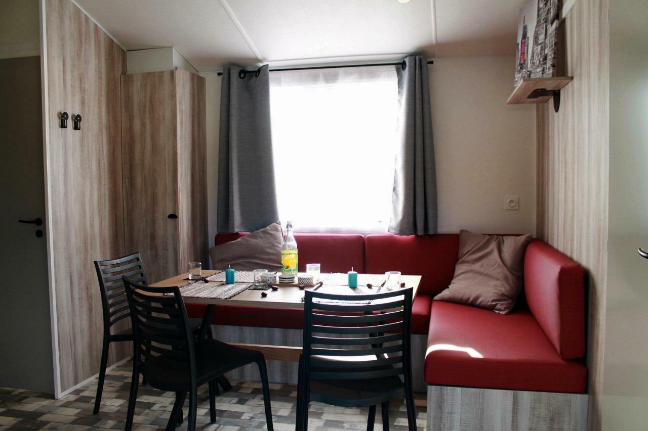 Camping Au Pre De L'Etang Sainte-Foy  Екстериор снимка